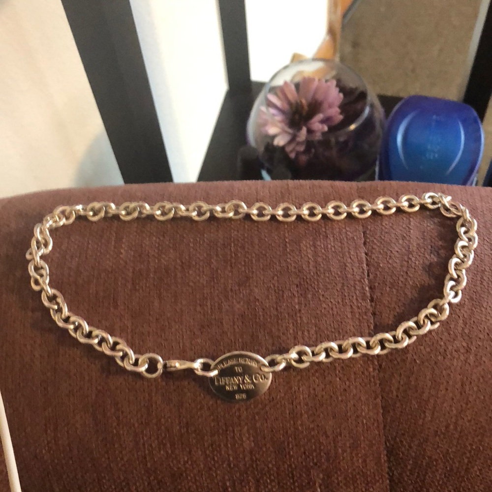 Tiffeny & Co necklace